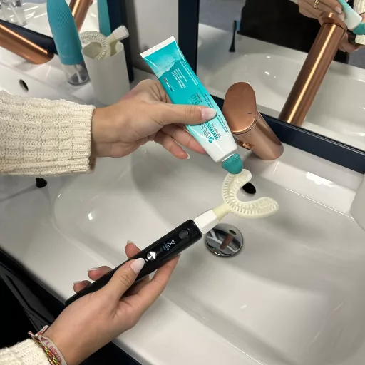 Y-Brush Ultra Premium Pack szónikus elektromos fogkefe, Y alakú+sima fejjel, 12 év felettieknek